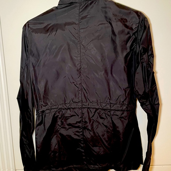 Lightweight Black Windbreaker with Hidden Hood Around Zippered Collar in Size S - Picture 2 of 4
